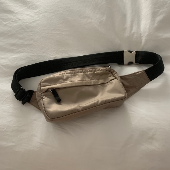 Aritzia Fanny Pack - Picture 1 of 3